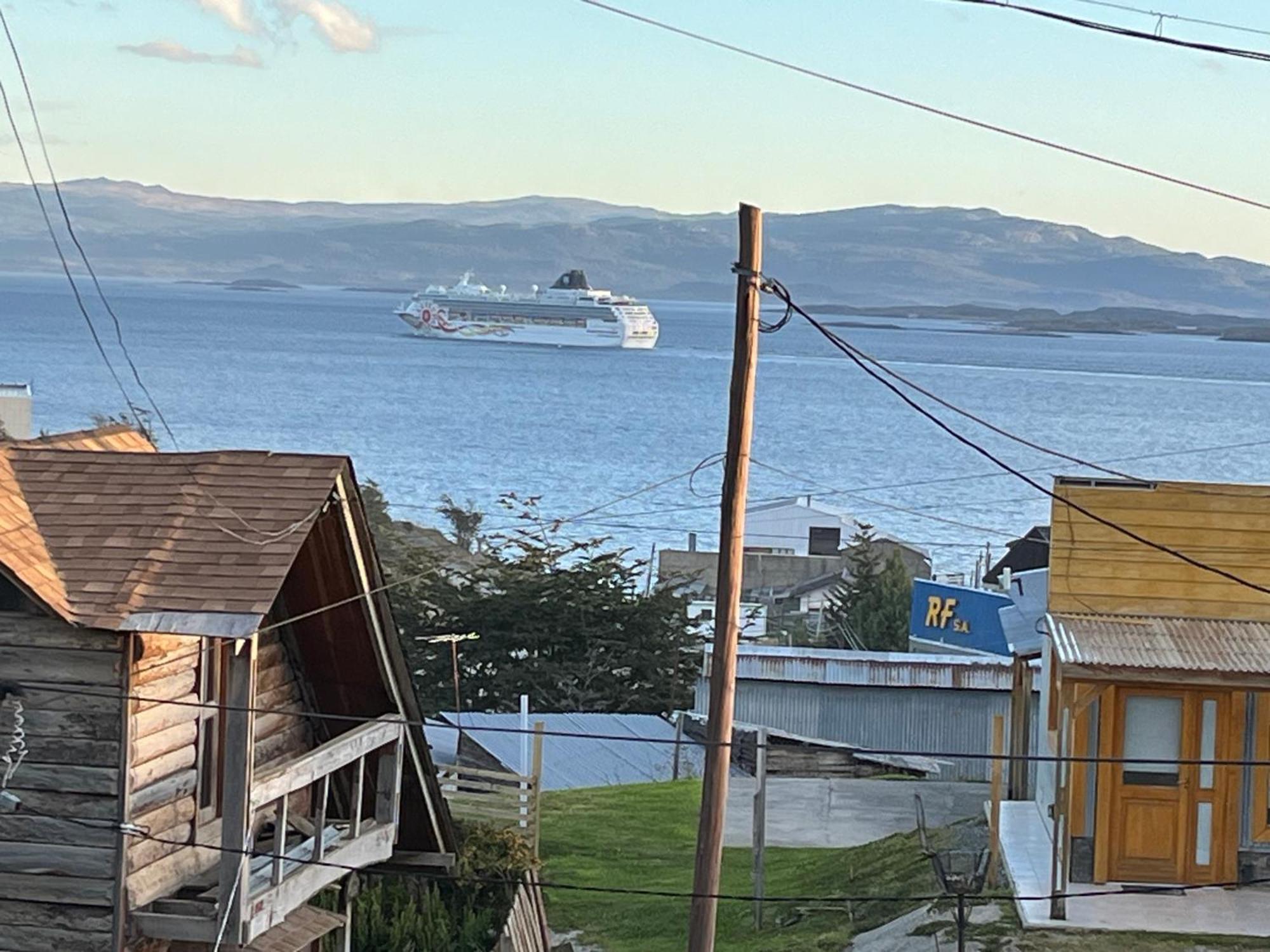 Vista Al Faro Ushuaia Apartment Exterior photo